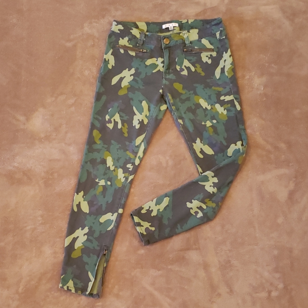 Cabi Clover Camo Ankle Skinny Capri sz6
